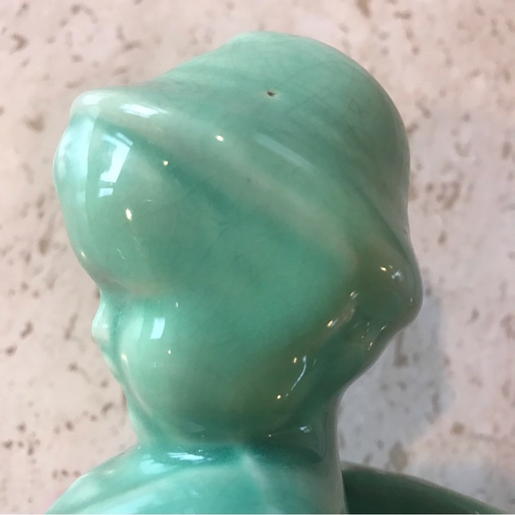 Vintage Little Boy Green Ceramic Planter or Small Vase. Measures 8.5”x4”x3”. - Picture 15 of 17